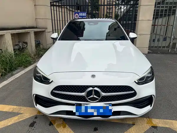 Mercedes-Benz C-Class 2024