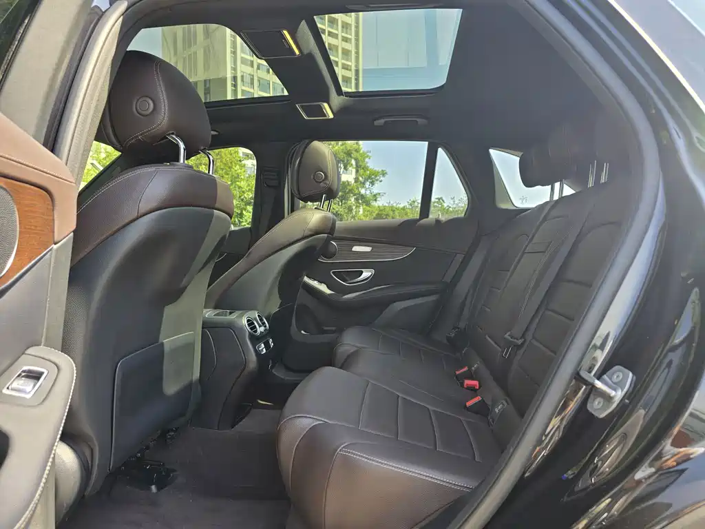 Mercedes-Benz GLC 2023