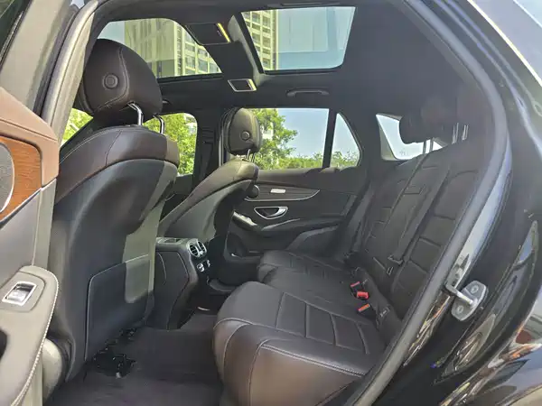 Mercedes-Benz GLC 2023