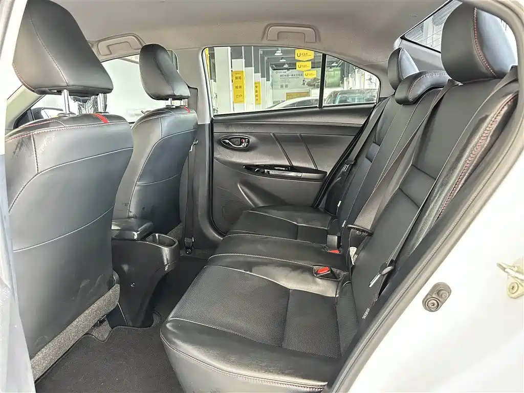 Toyota Yaris L 2020 — фото 5