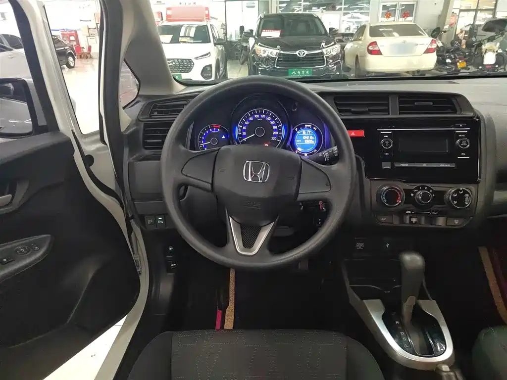 Honda Fit 2017 — фото 7