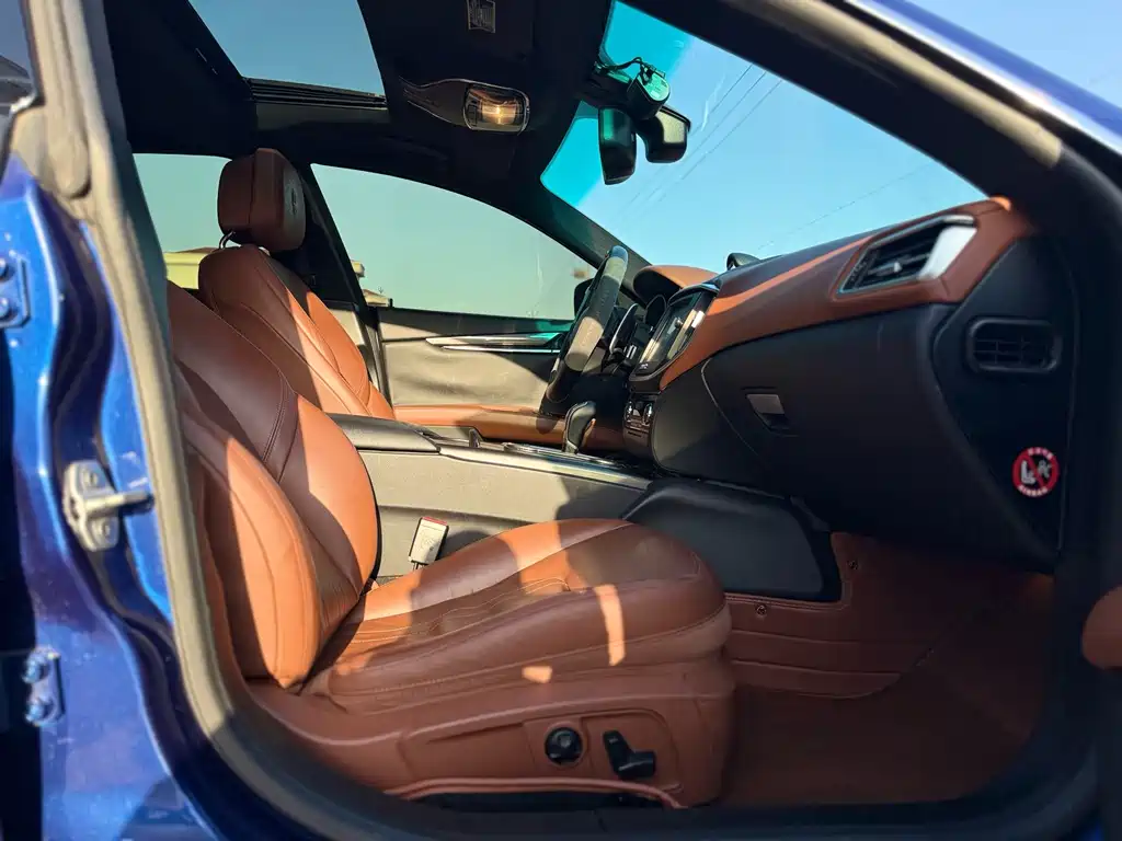 Maserati Ghibli 2016 — фото 10