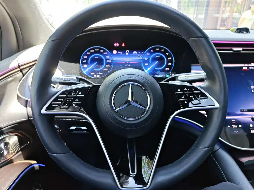 Mercedes-Benz EQS SUV 2024 — фото 7