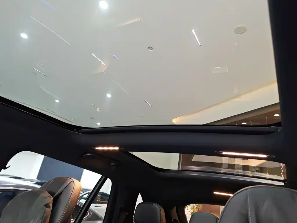 Mercedes-Benz EQS SUV 2024 — фото 13