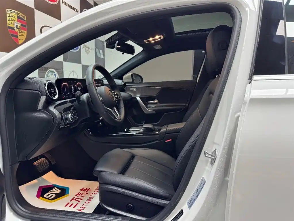 Mercedes-Benz A-Class 2023 — фото 7