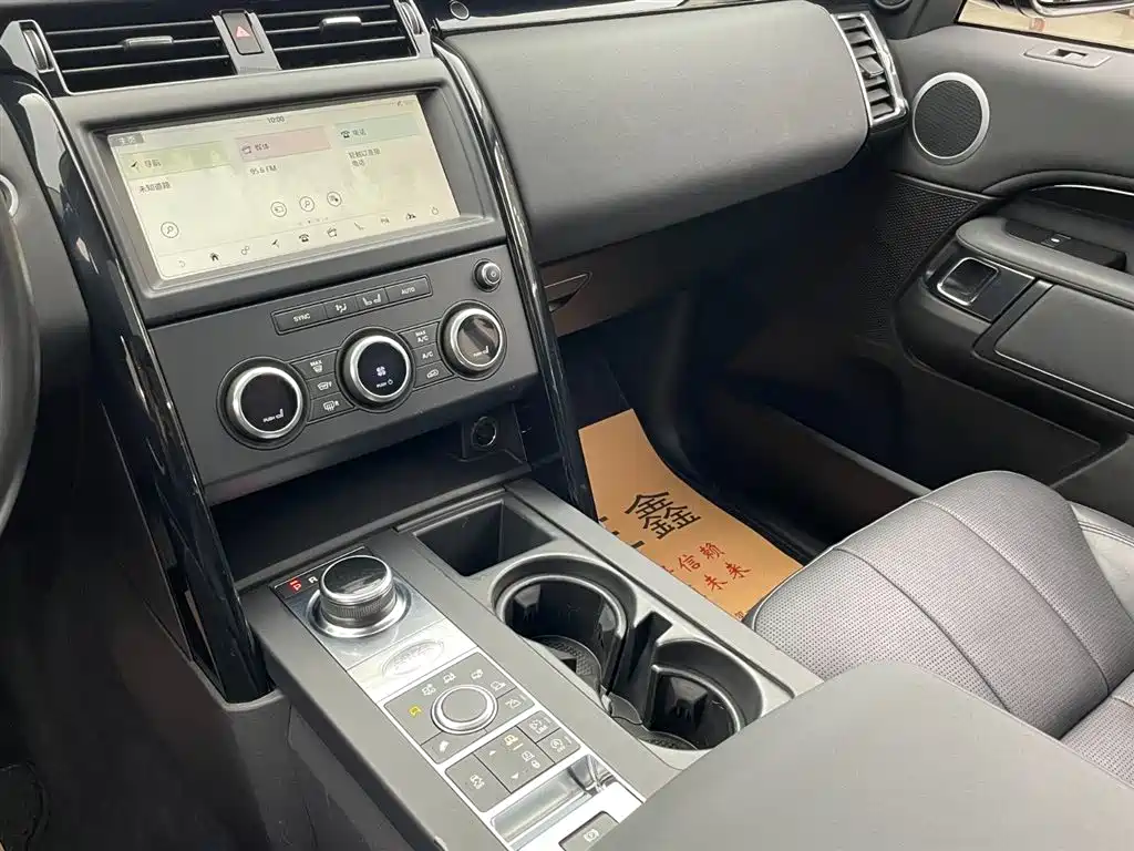 Land Rover Discovery 2018 — фото 18