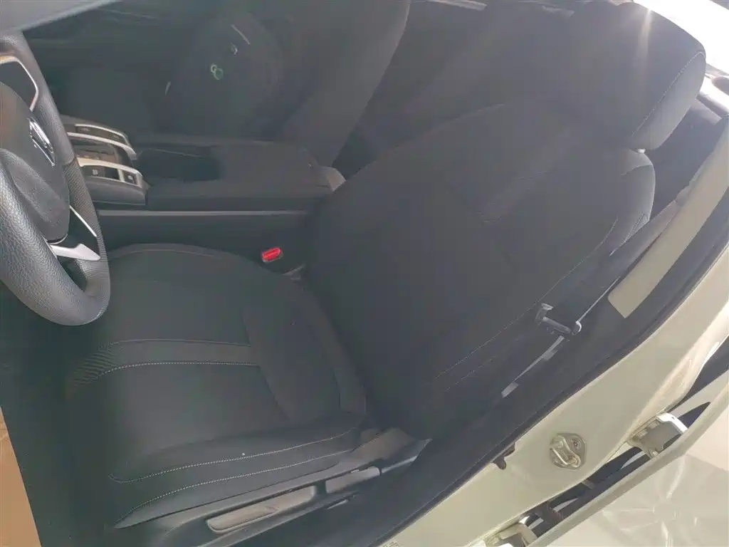 Honda Civic 2018 — фото 11