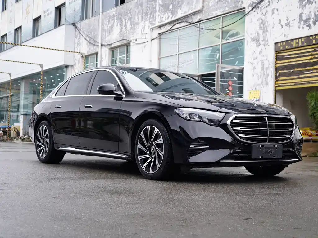 Mercedes-Benz E-Class 2024 — фото 3