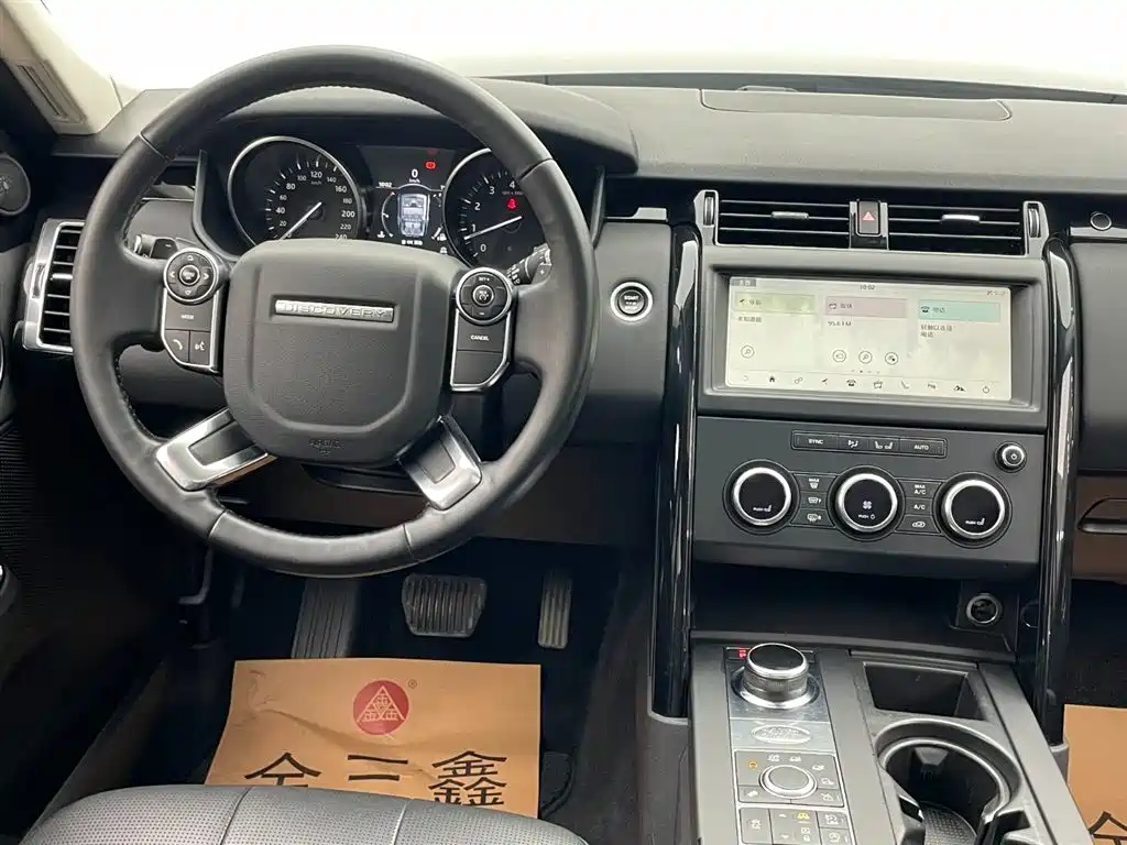 Land Rover Discovery 2018 — фото 26
