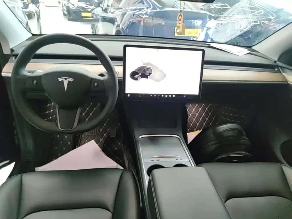 Tesla Model Y 2022 — фото 10