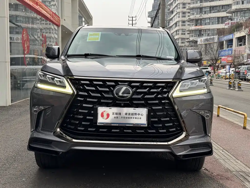 Lexus LX 2018 — фото 2