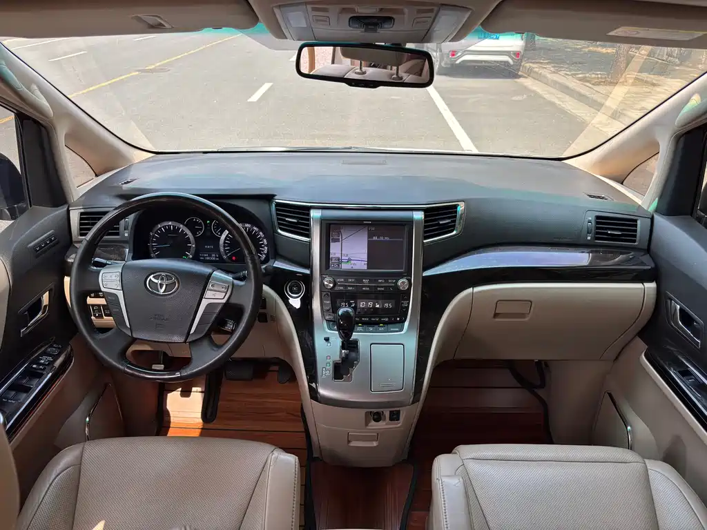 Toyota Alphard 2014 — фото 7