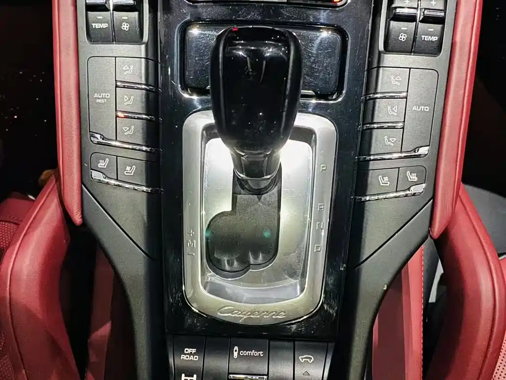 Porsche Cayenne 2016 — фото 10