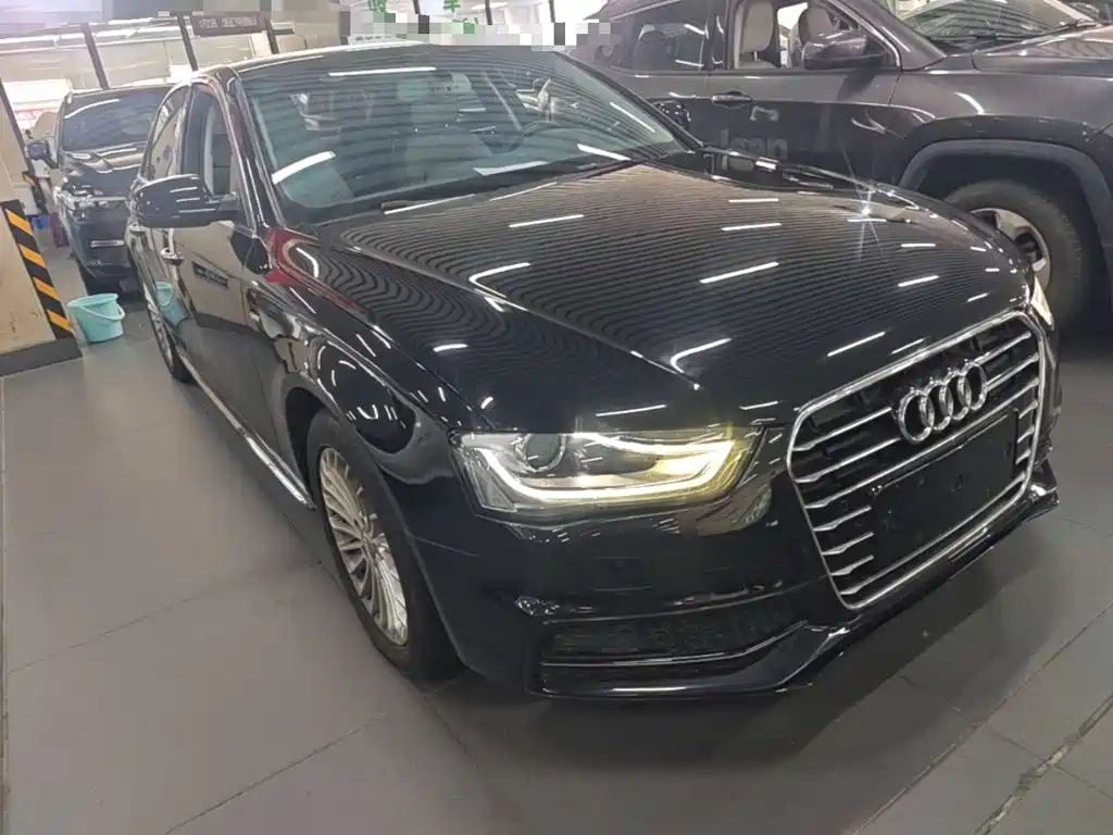 Audi A4L 2016