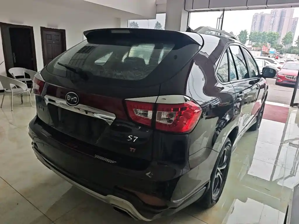 BYD S7 2015