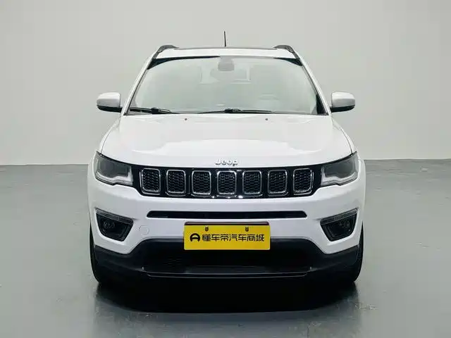 Jeep Compass 2018 — фото 2