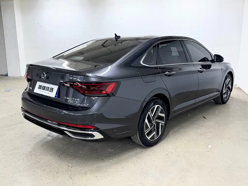 Volkswagen Sagitar 2022