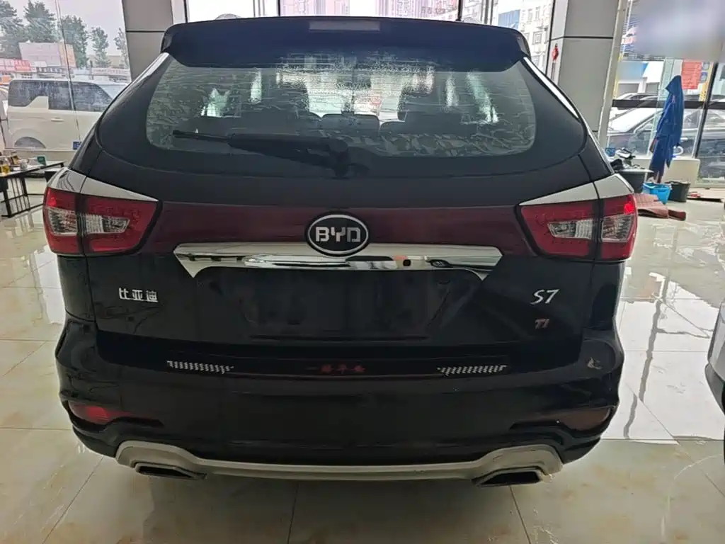 BYD S7 2015