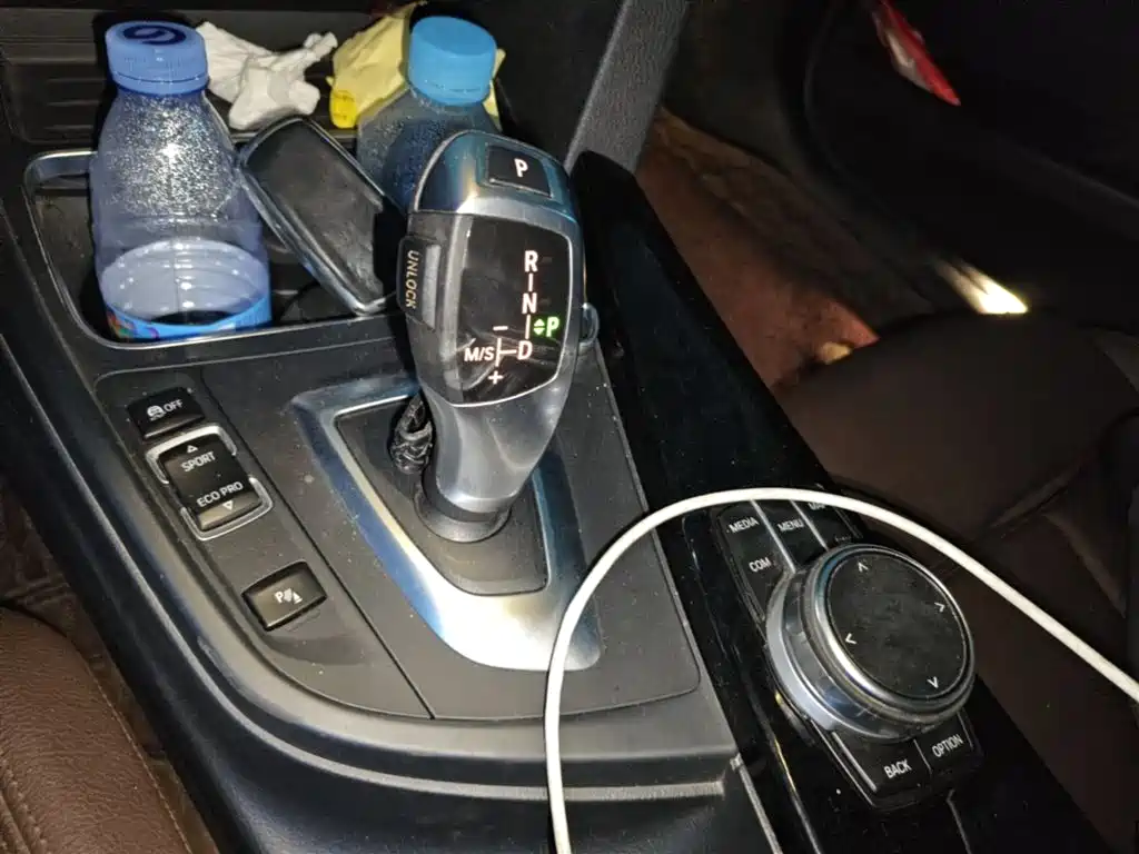 BMW 3 Series 2019 — фото 14