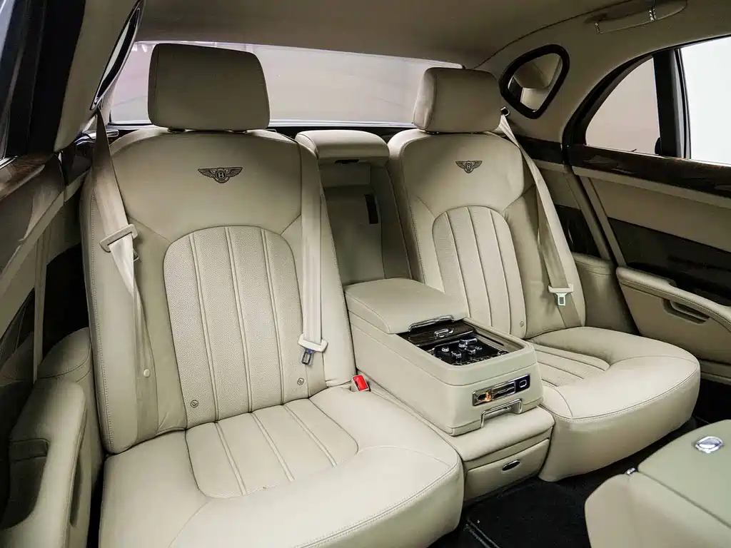 Bentley Mulsanne 2017 — фото 13