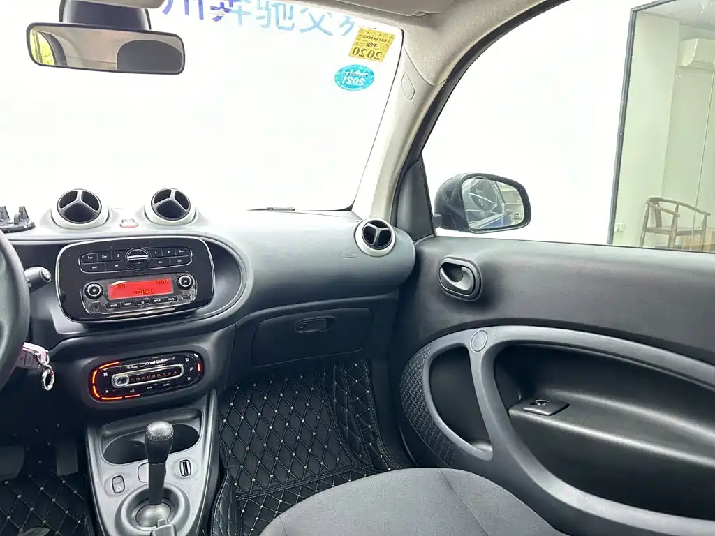 smart fortwo 2018 — фото 17