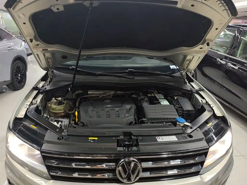 Volkswagen Tiguan L 2018 — фото 20
