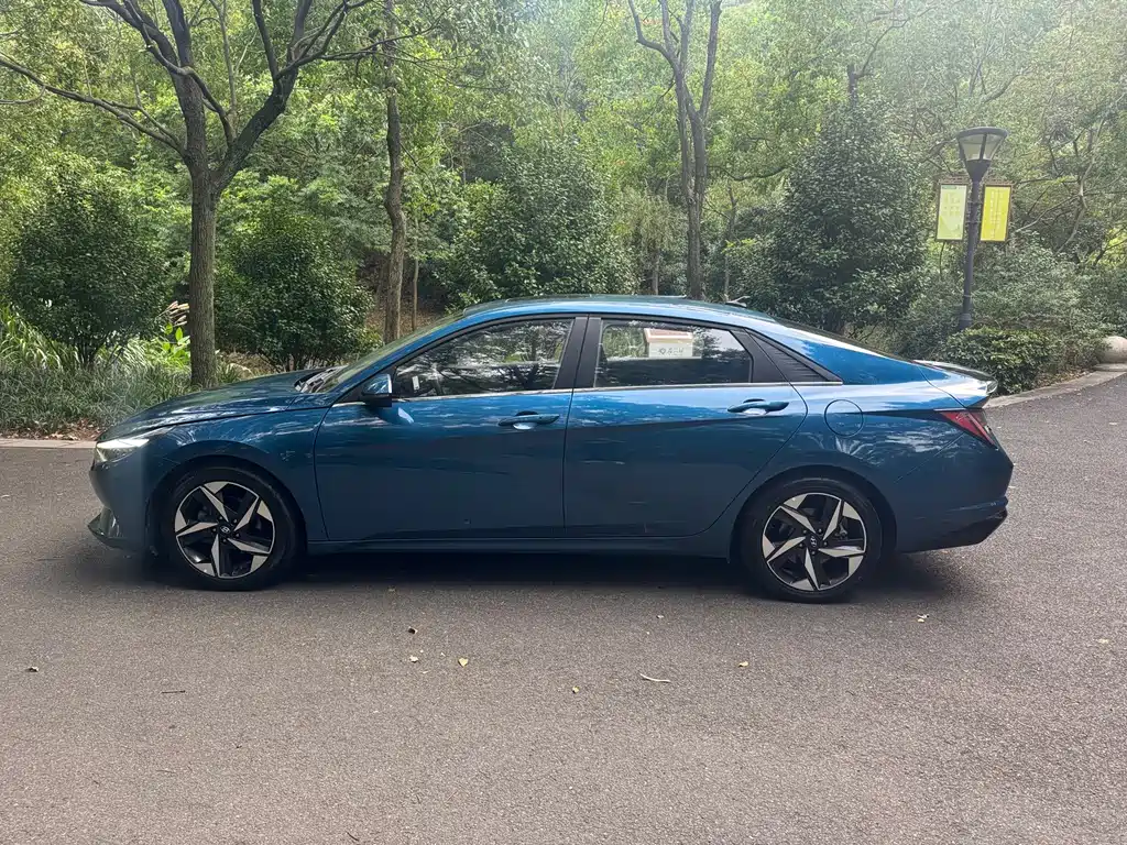 Hyundai Elantra 2021