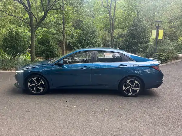 Hyundai Elantra 2021