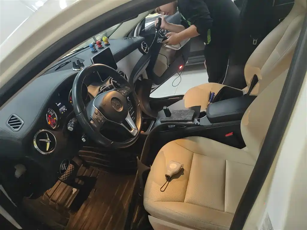Mercedes-Benz GLA 2017 — фото 15
