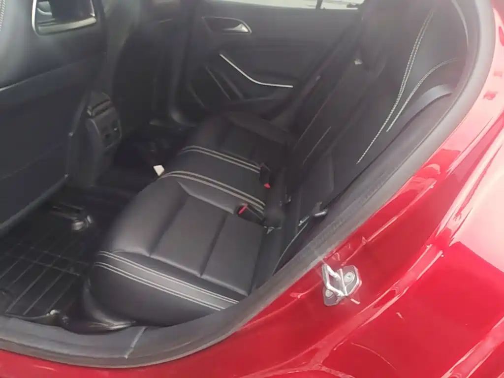 Mercedes-Benz GLA 2018 — фото 17