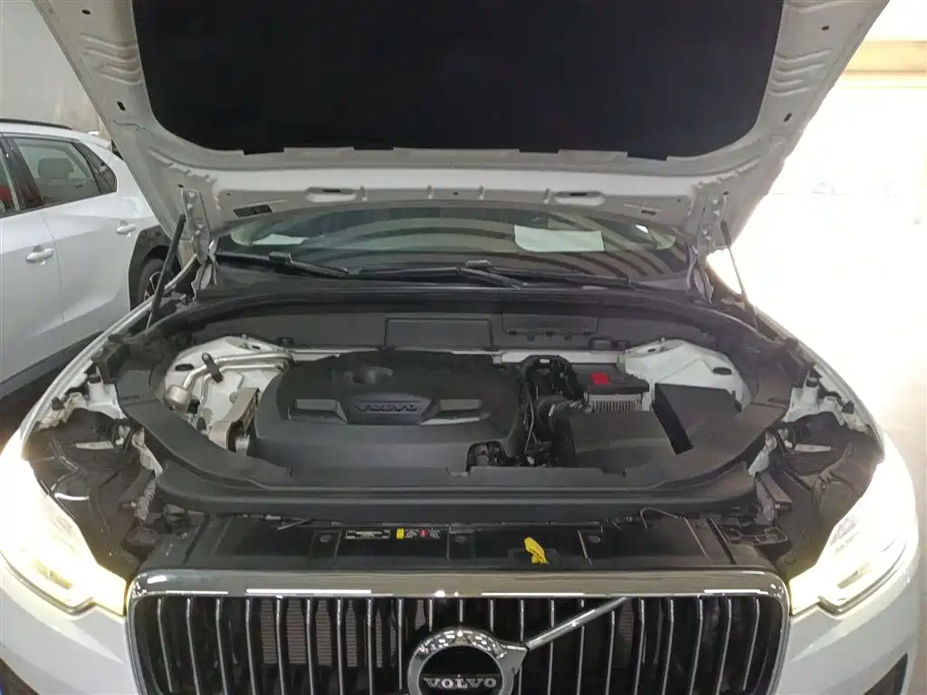 Volvo XC60 2019 — фото 16
