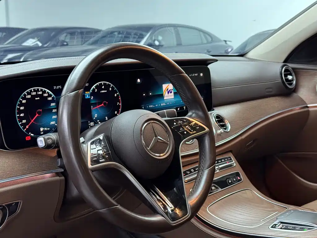 Mercedes-Benz E-Class 2023 — фото 6