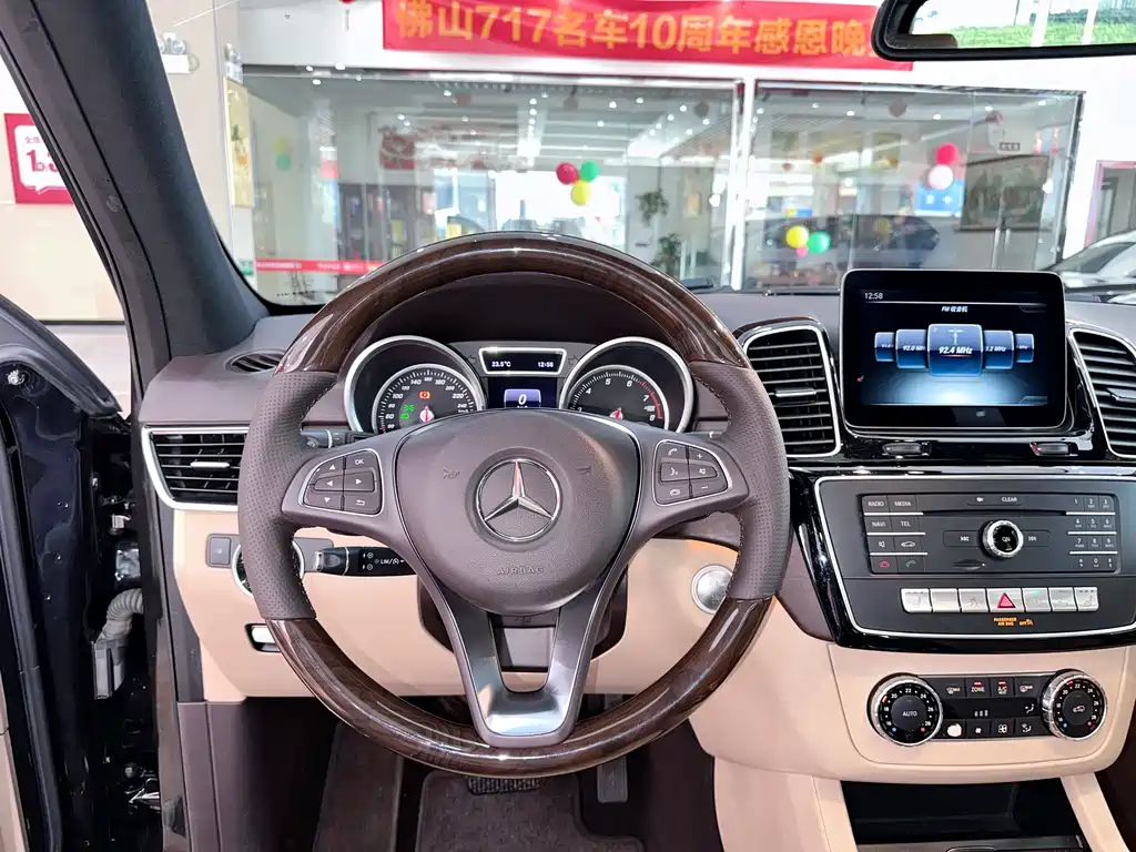 Mercedes-Benz GLE 2016 — фото 8