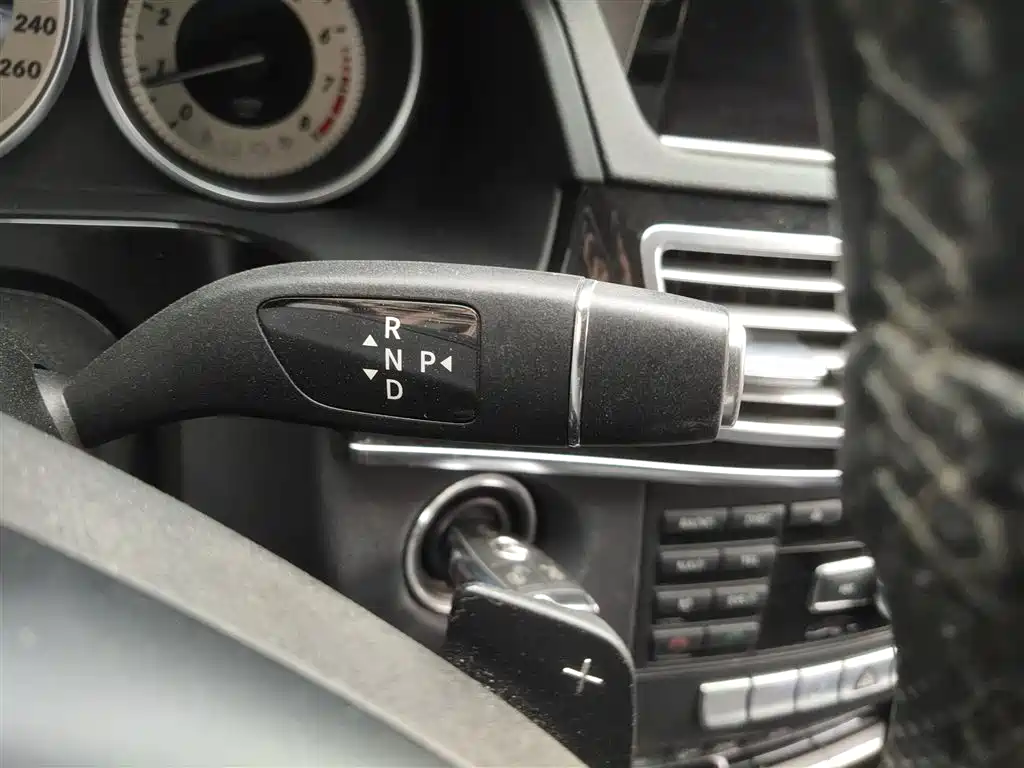 Mercedes-Benz E-Class 2014 — фото 10
