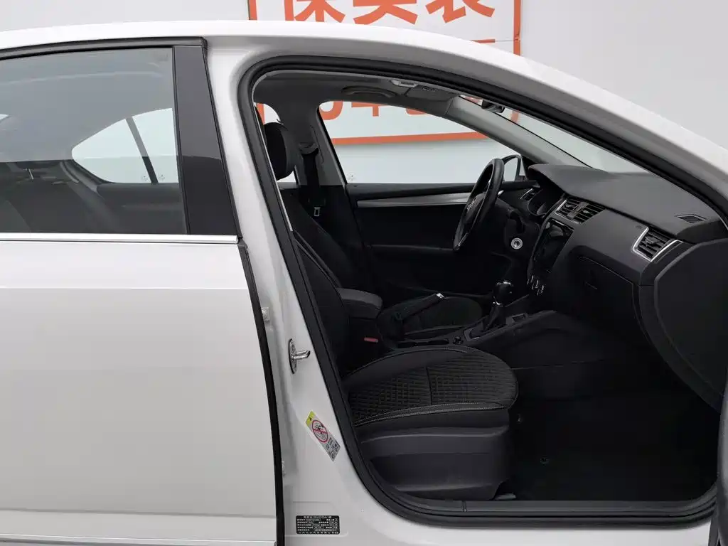 Skoda Octavia 2020 — фото 23