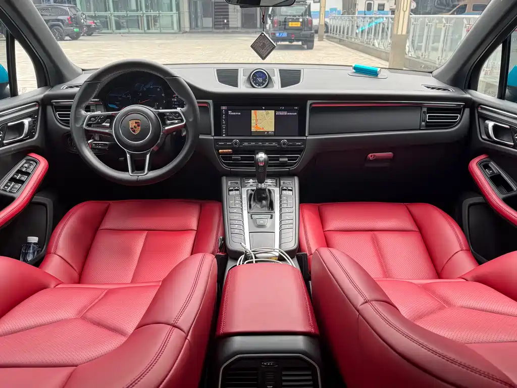 Porsche Macan 2018 — фото 18