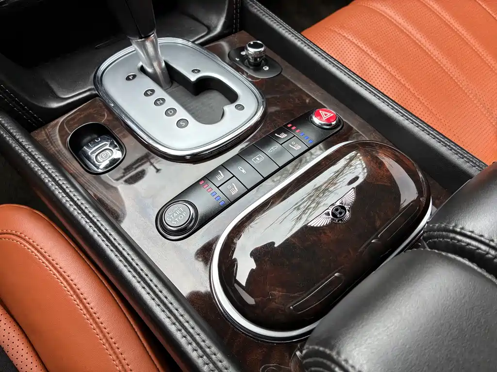 Bentley Flying Spur 2013 — фото 17