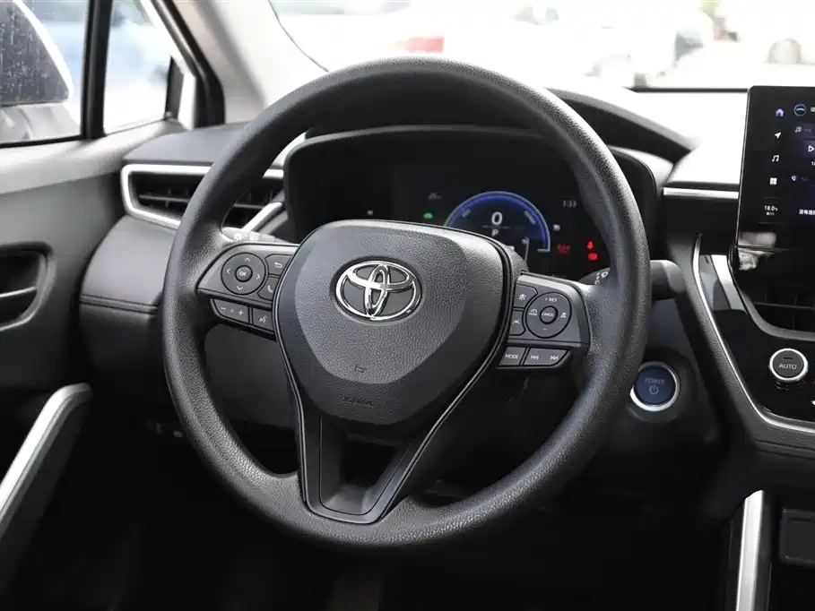 Toyota Corolla Cross 2024 — фото 15