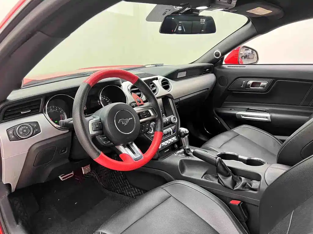 Ford Mustang 2018 — фото 13