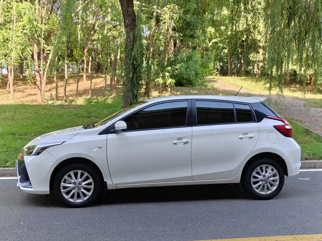 Toyota Yaris L 2020