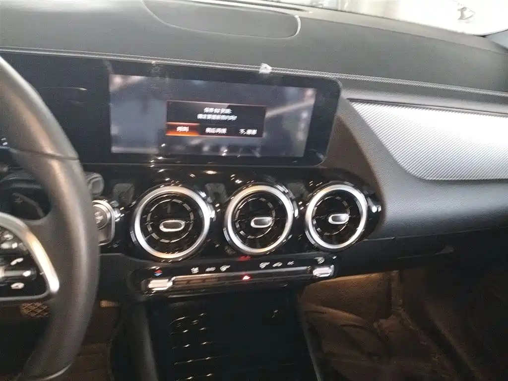 Mercedes-Benz GLA 2023 — фото 9