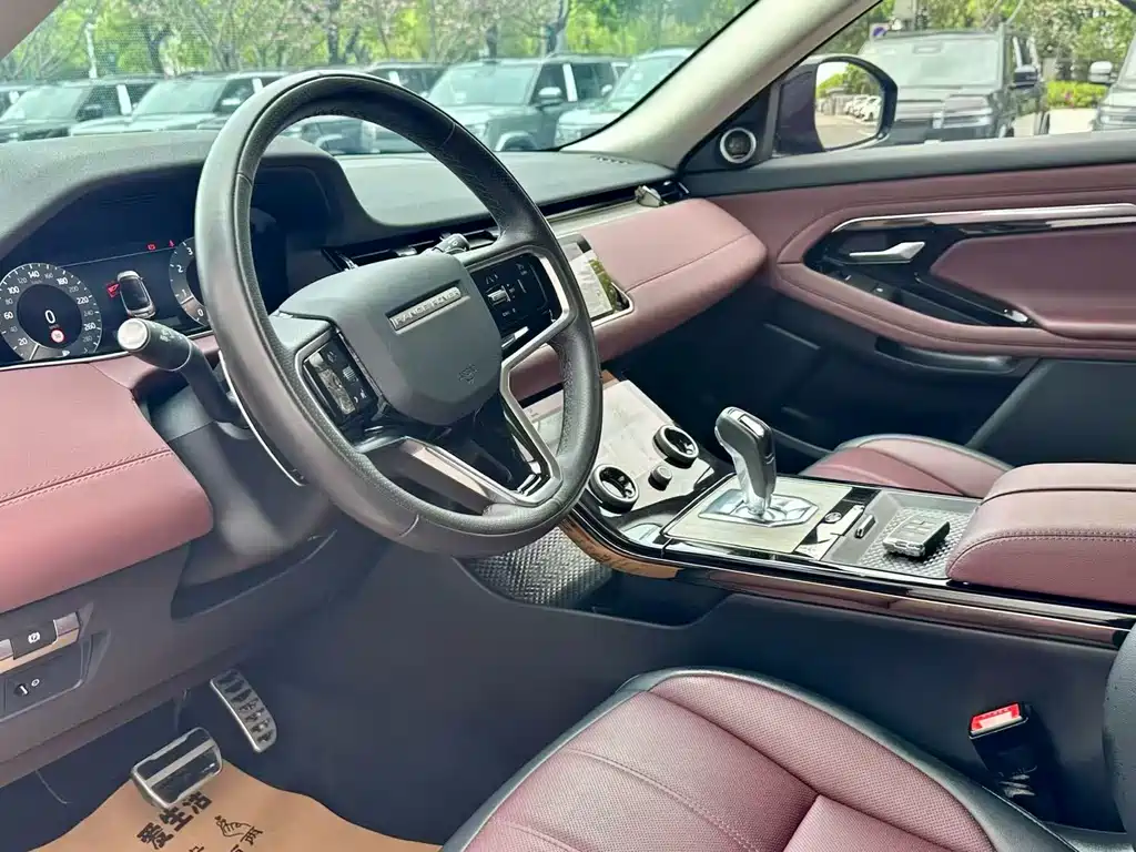 Land Rover Evoque 2023 — фото 4