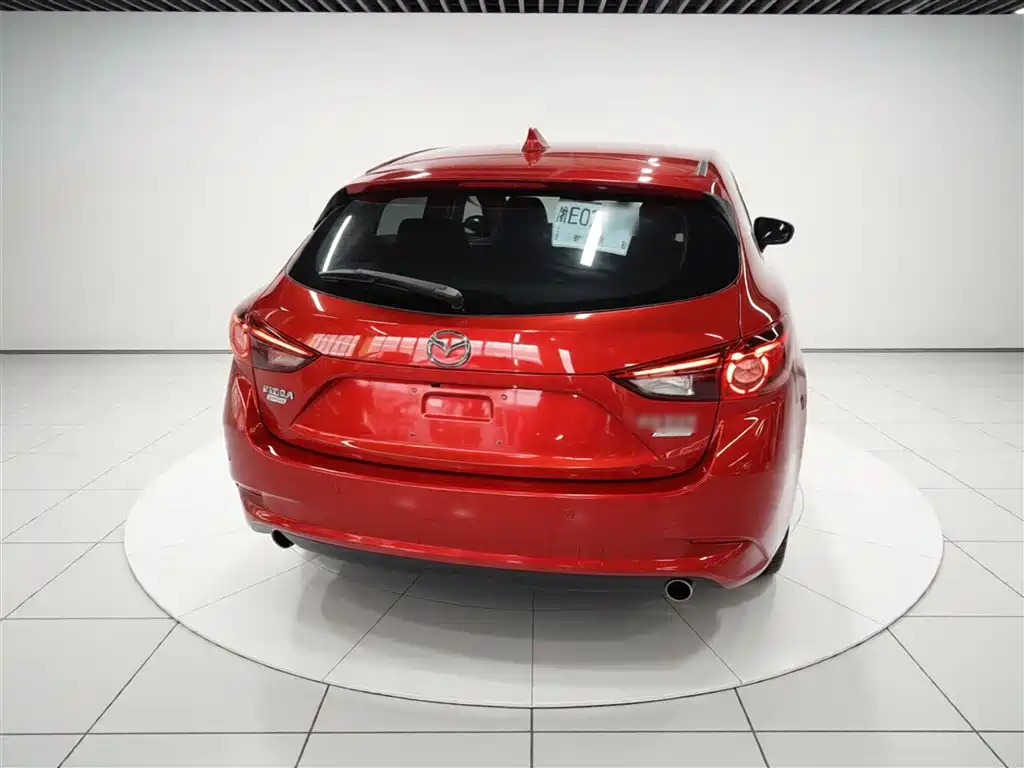 Mazda 3 Axela 2019 — фото 6