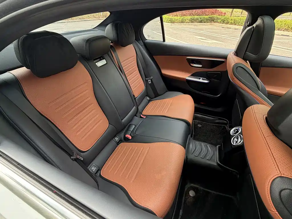 Mercedes-Benz C-Class 2023 — фото 11
