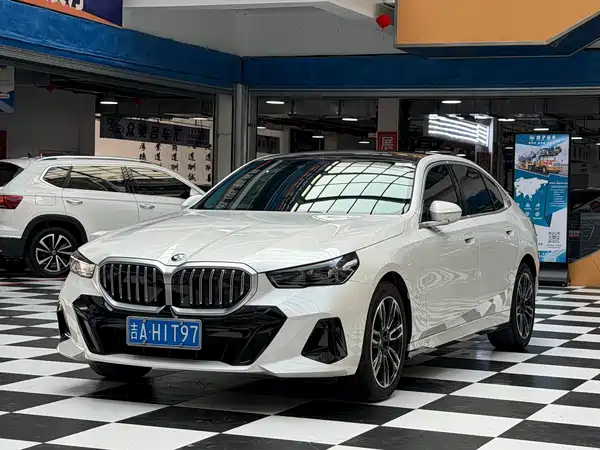 BMW 5 Series 2026