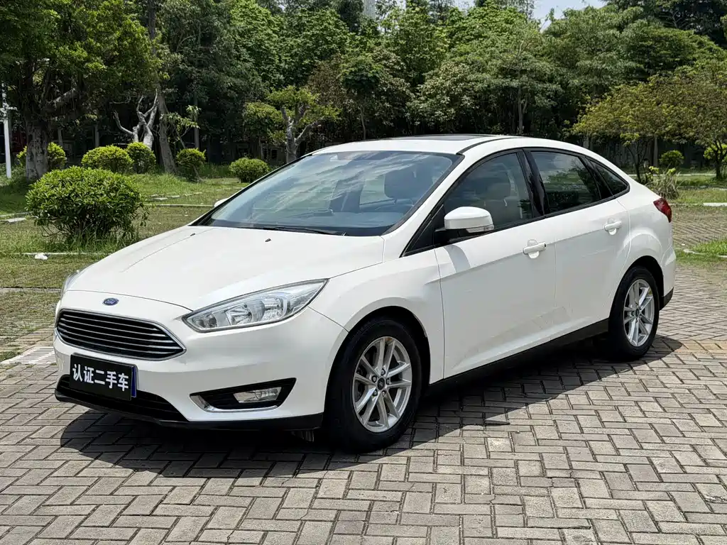 Ford Focus 2015 — фото 1