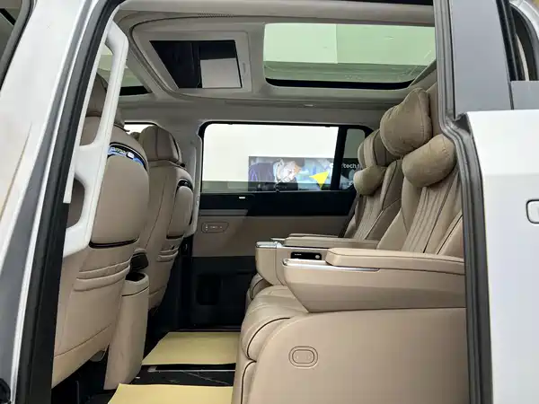 XPeng X9 2024