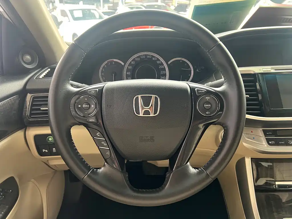 Honda Accord 2016 — фото 19