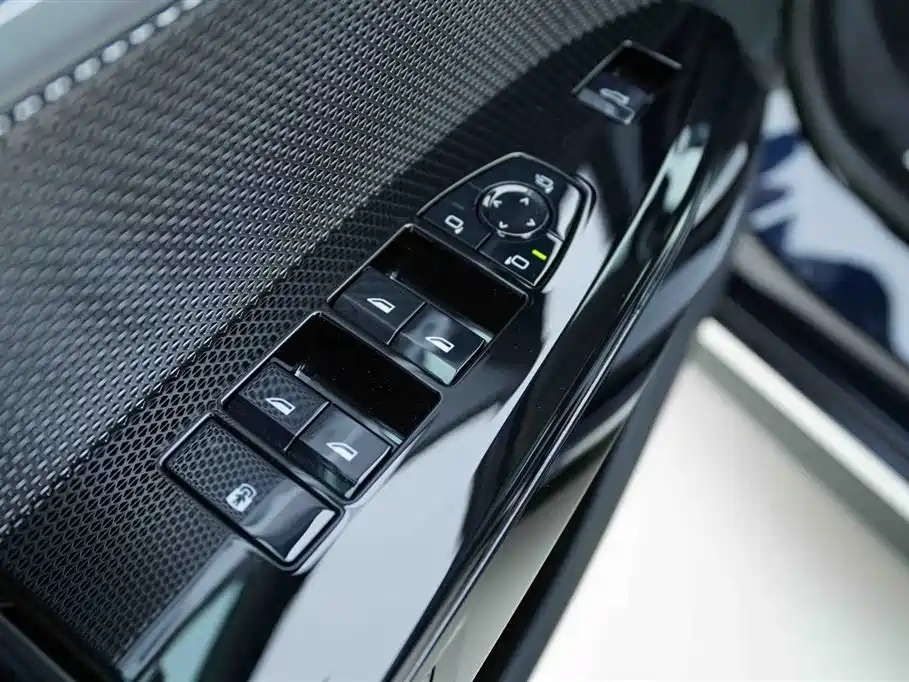 BMW 7 Series 2023 — фото 11