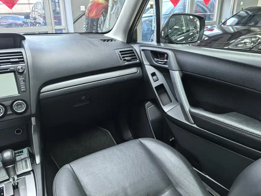 Subaru Forester 2014 — фото 17